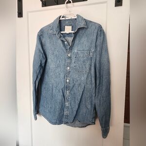 Classic Button-Up Shirt | Chest Pocket | Small/Medium | Lightweight Layering Top